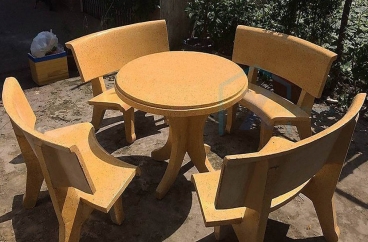 Bộ Ghế Đá Tròn Vàng 4 Ghế