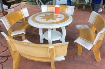 Bàn Tròn Trắng Vàng 4 Ghế Chân Bàn Hà Nội