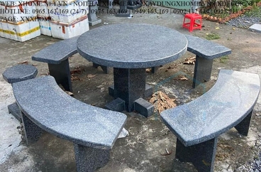 Bàn Ghế Đá Hoa Cương Tròn Đen Mờ 4 Ghế